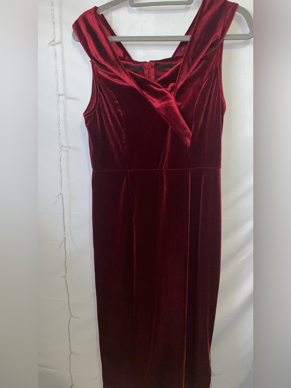 Sleeveless Velvet Midi Dress in Deep Wine - Elegant Evening Wear